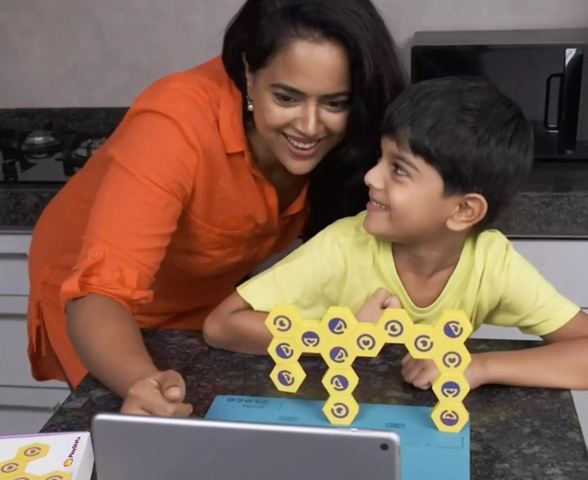 Aprendizaje basado en STEM Juguetes educativos interactivos Realidad aumentada para niños Juegos educativos para niños Educación STEM Juguetes de ciencia y tecnología Juegos de matemáticas interactivos Juegos de cultura y geografía Aprendizaje a través del juego Exploración de inventos y monumentos Productos educativos innovadores Desarrollo de habilidades del siglo XXI Juegos de realidad aumentada Educación divertida para niños Descubre animales y culturas