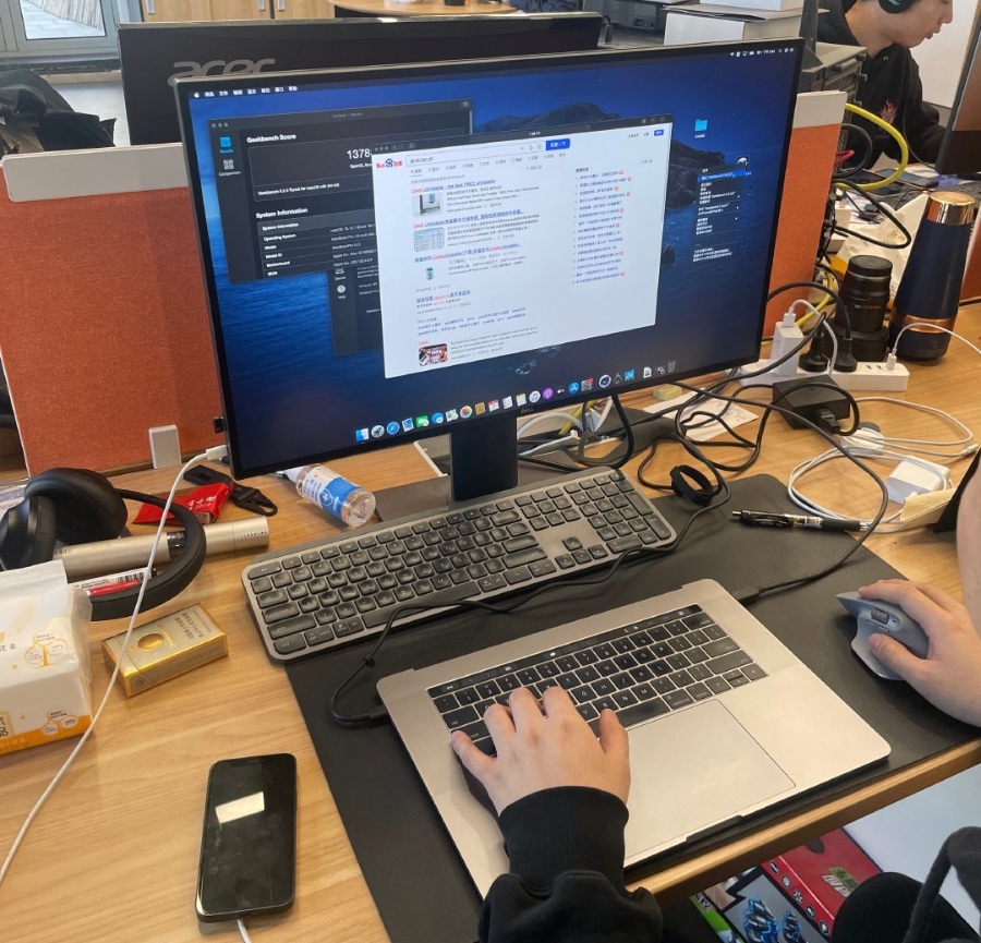 People In China Are Using MacBook Pro Without Screen And Now I Want One ...