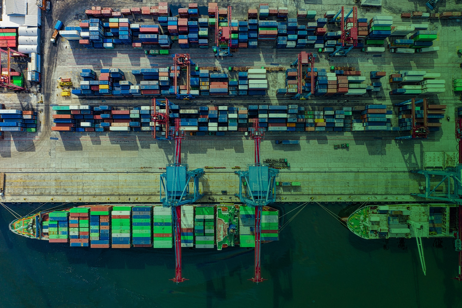 Zum Beitrag Digital Twin Transparenz Logistik - Container im Hafen