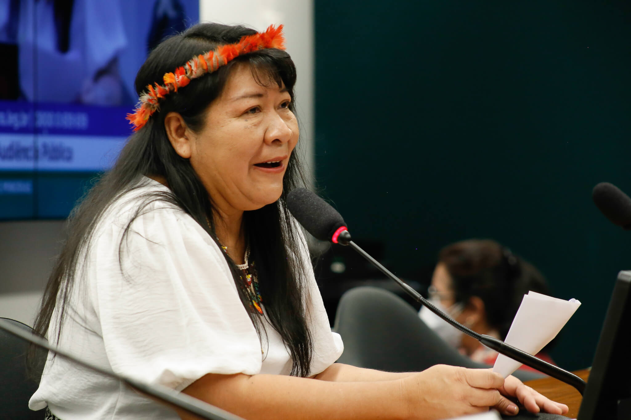 Joenia Wapichana toma posse na Funai e demarca papel da instituição