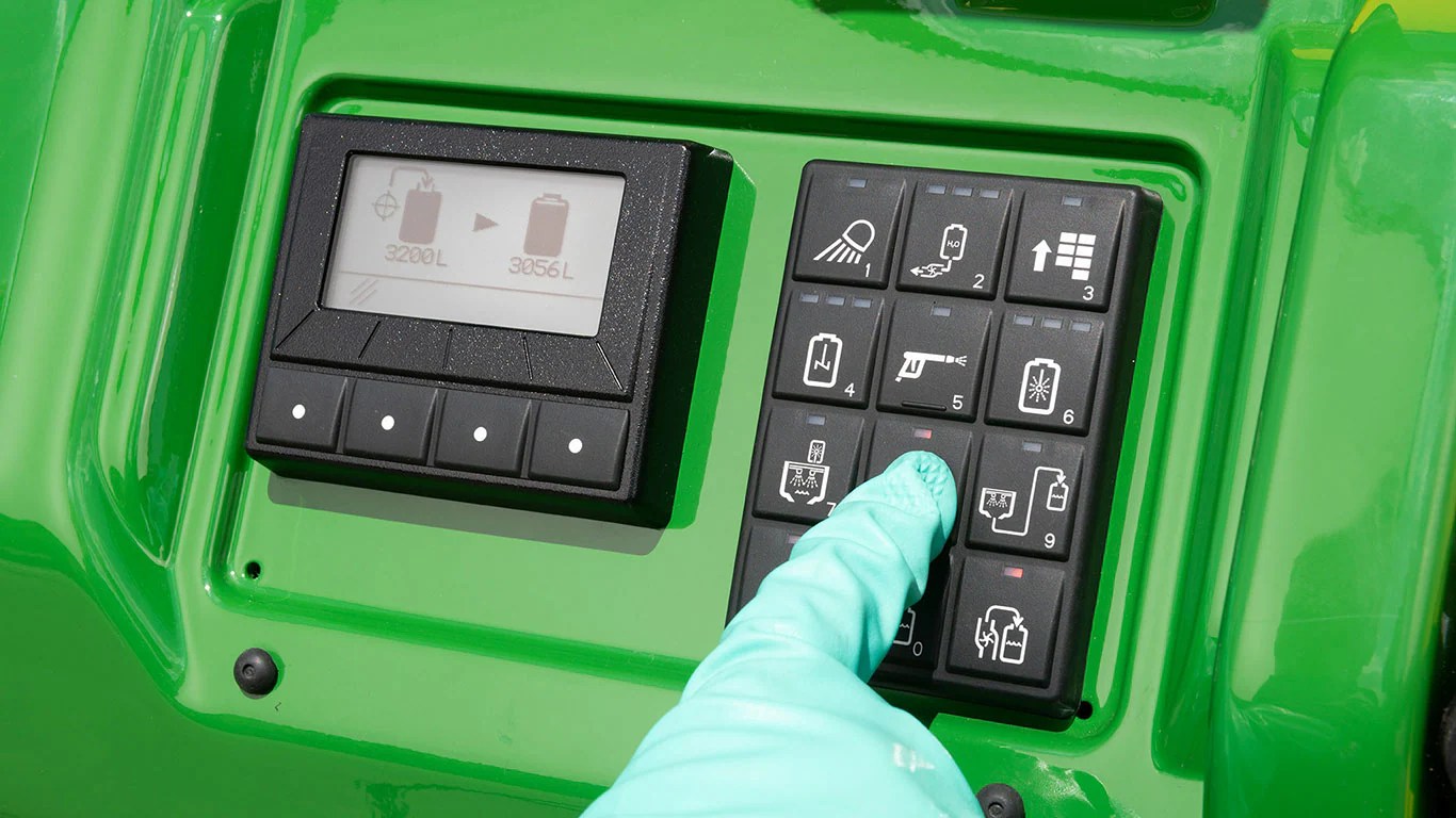 Sistem control soluție sprayere John Deere seria R700i disponibile prin IPSO