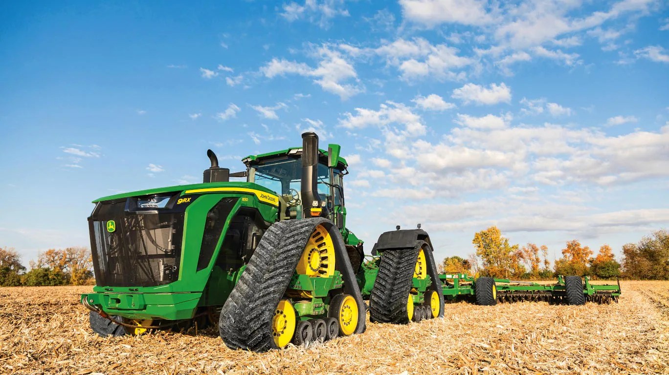 John Deere Series 9 tractor from IPSO