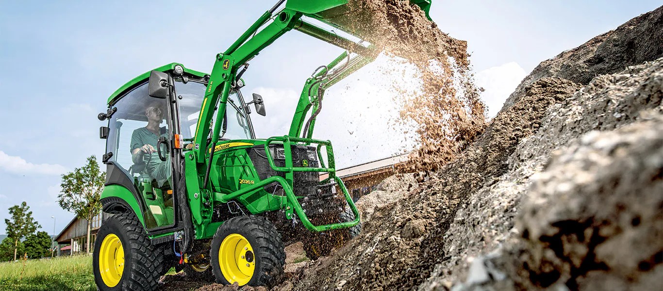 Tractoare John Deere seria 2 disponibile prin IPSO