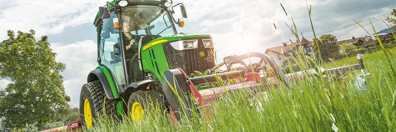 Tractoare John Deere seria 4 disponibile prin IPSO