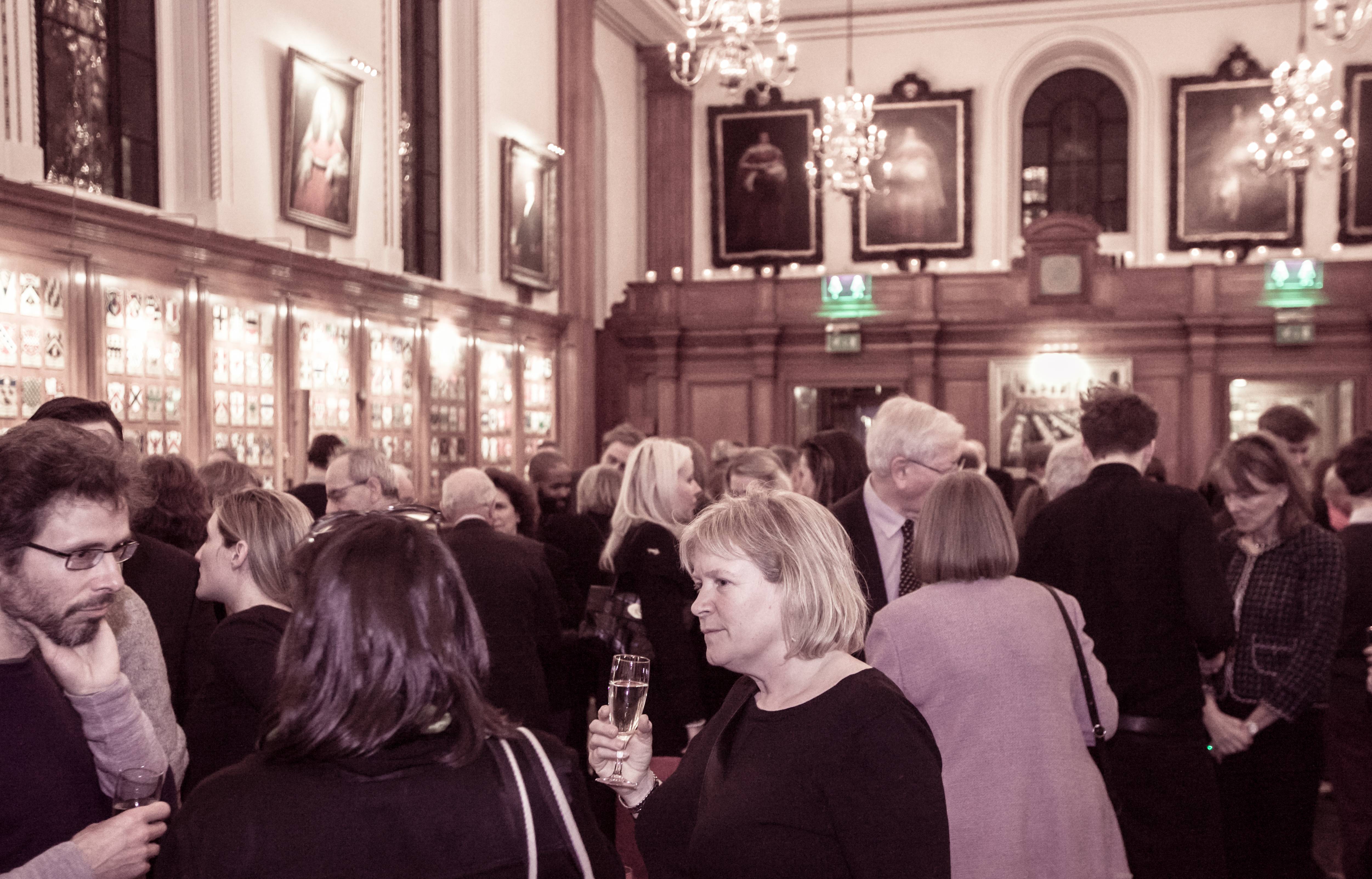 R25