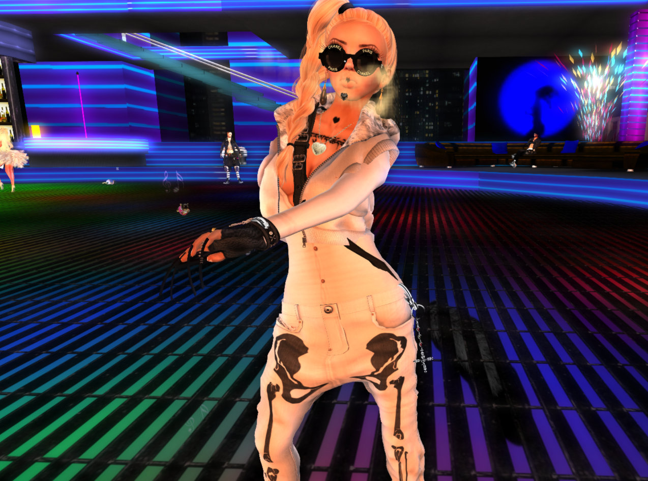 Dancing at Russian Club Luxor on the New Russia sim of Second Life