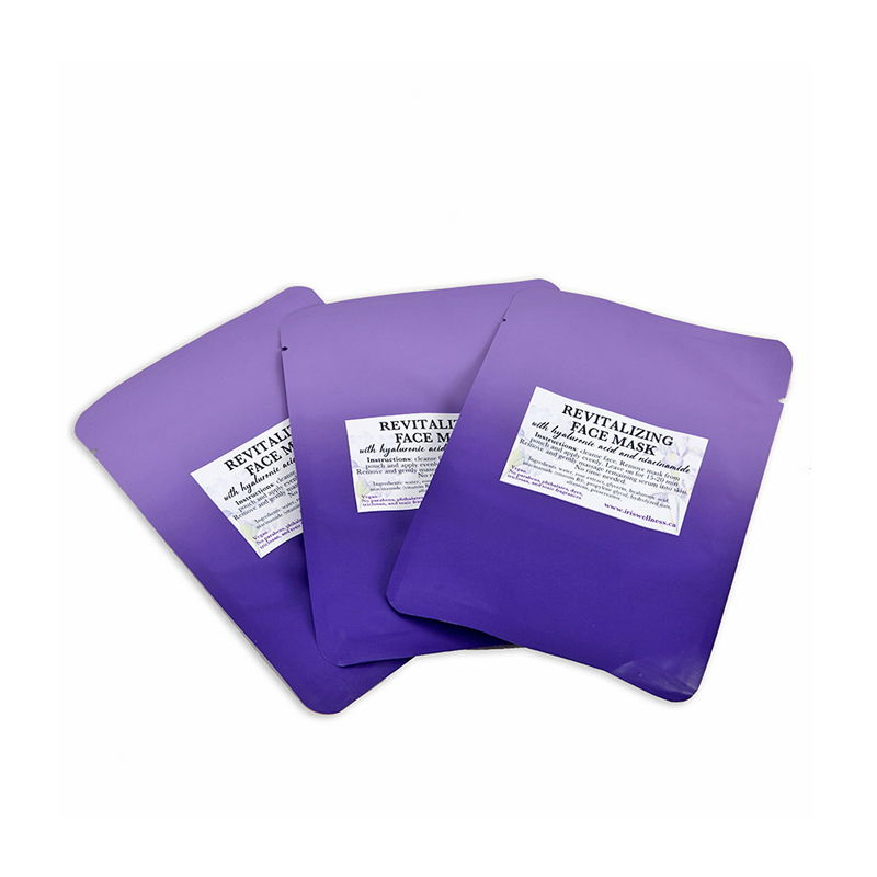 Revitalizing facial sheet mask with hyaluronic acid and niacinamide in a pouch by Iris Wellness