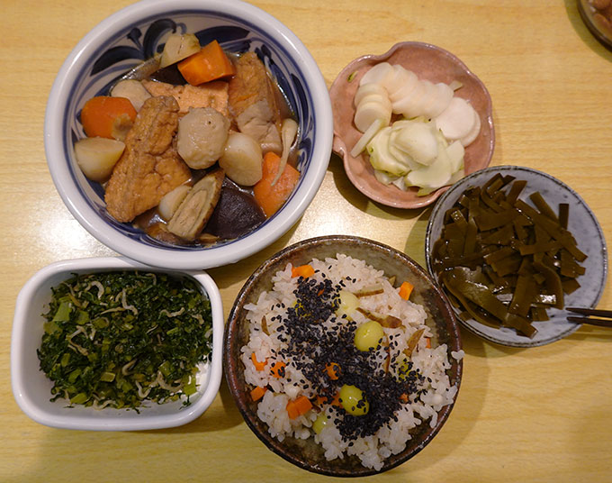 囲炉裏暖炉で熾炭作りと煮物を | 囲炉裏暖炉のある家 tortoise＋lotus