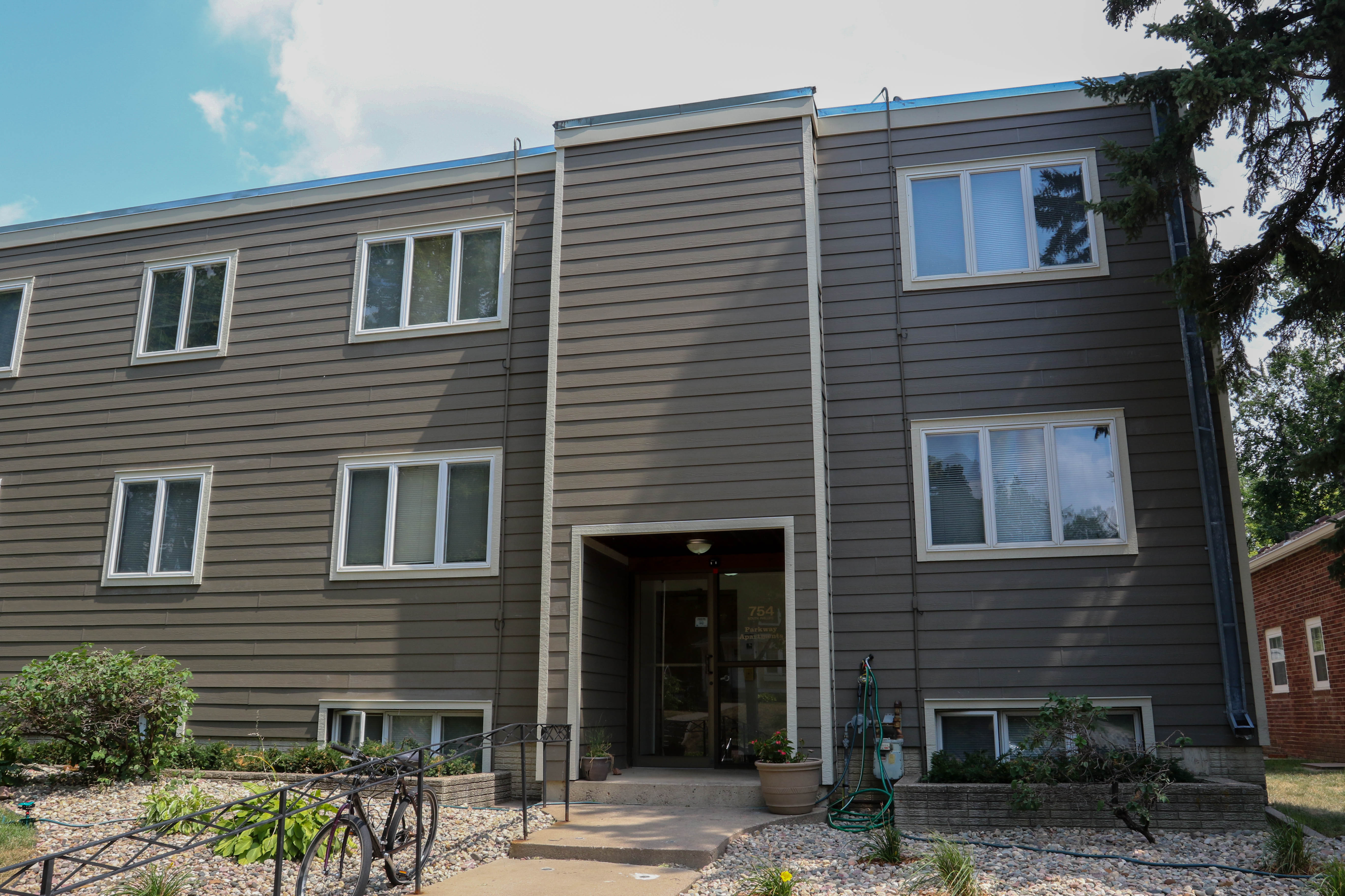 Parkway apartments, sioux falls