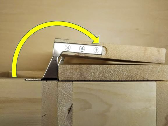 連続扉でも180°近くの開きが可能
