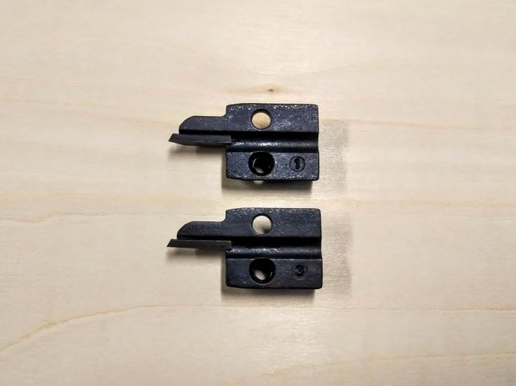 止めネジを外すと2つのパーツに分かれる