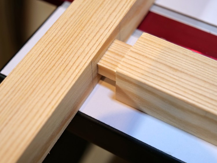 ほぞのはまり具合を確認