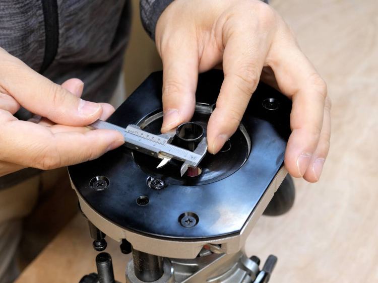 テンプレットガイドの外径を計測