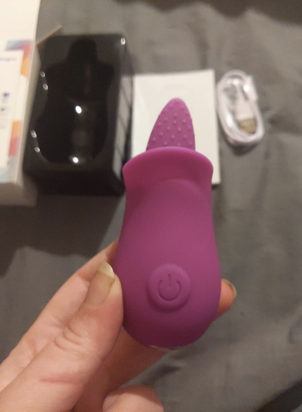 Clitoris Licker - Tongue Vibrator with 10 Modes (Silicone, ABS) photo review