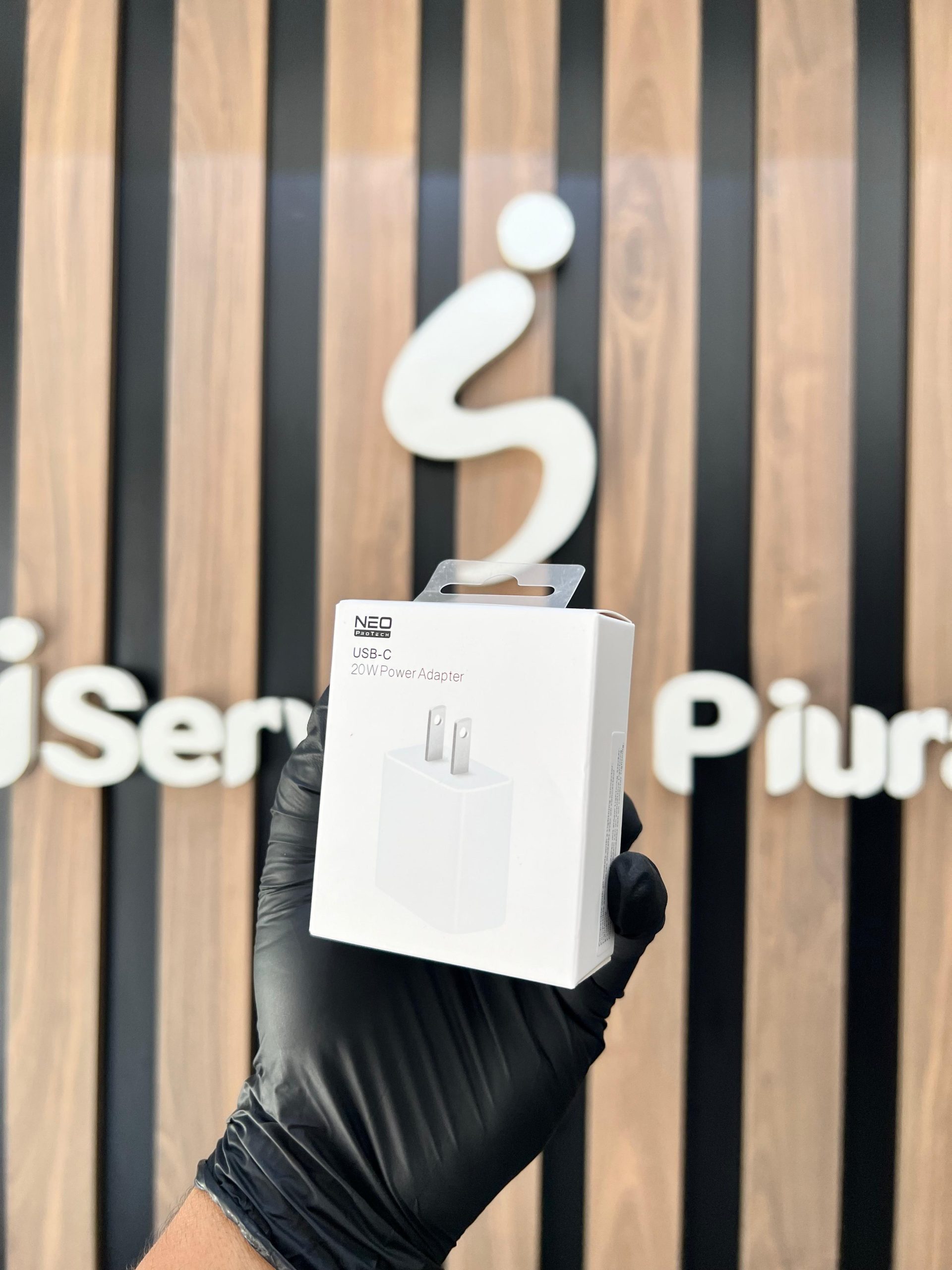 Cargador Apple USB-C 20W NEO