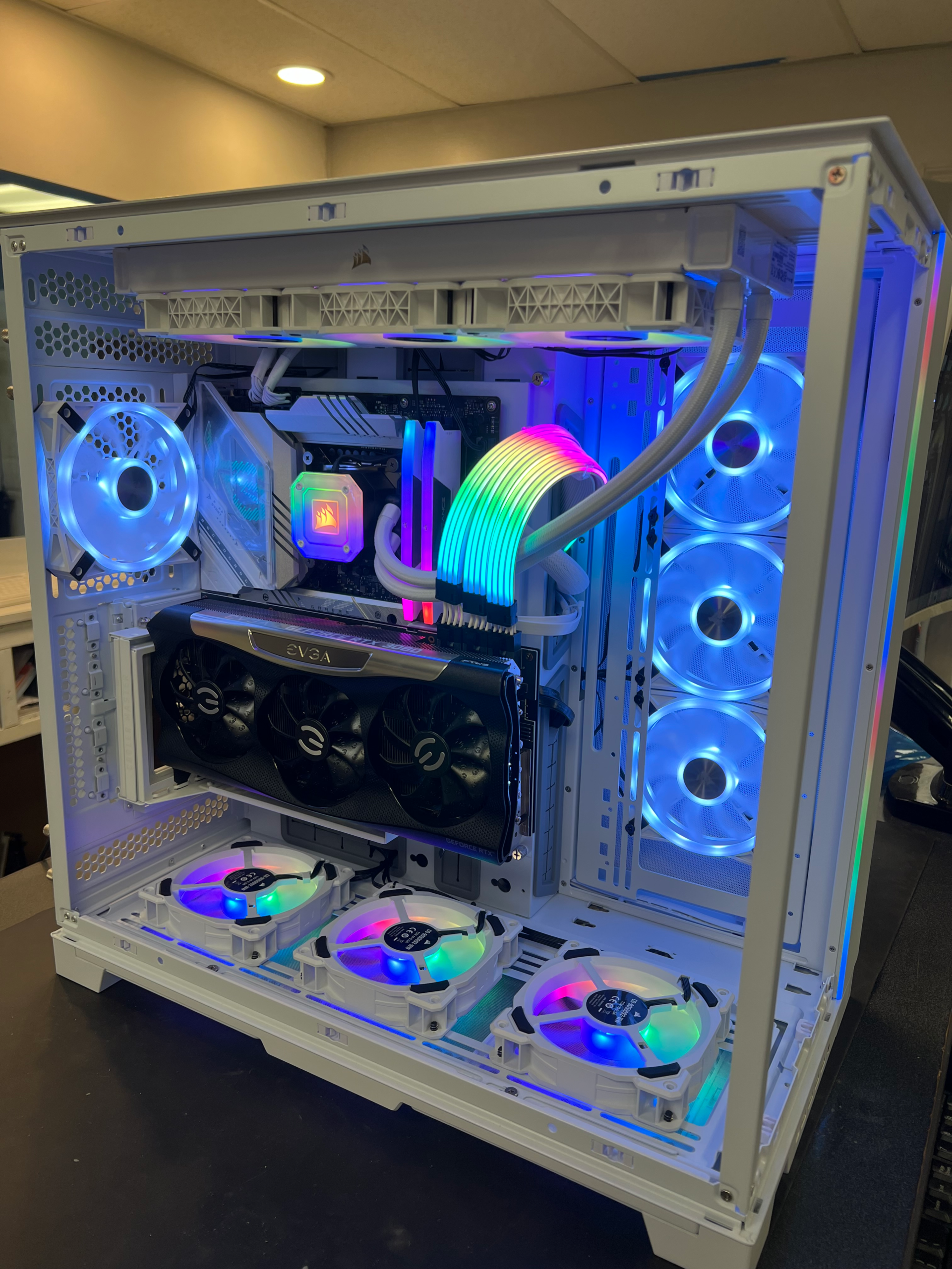 iShattered Custom Gaming PC White Bronze Build