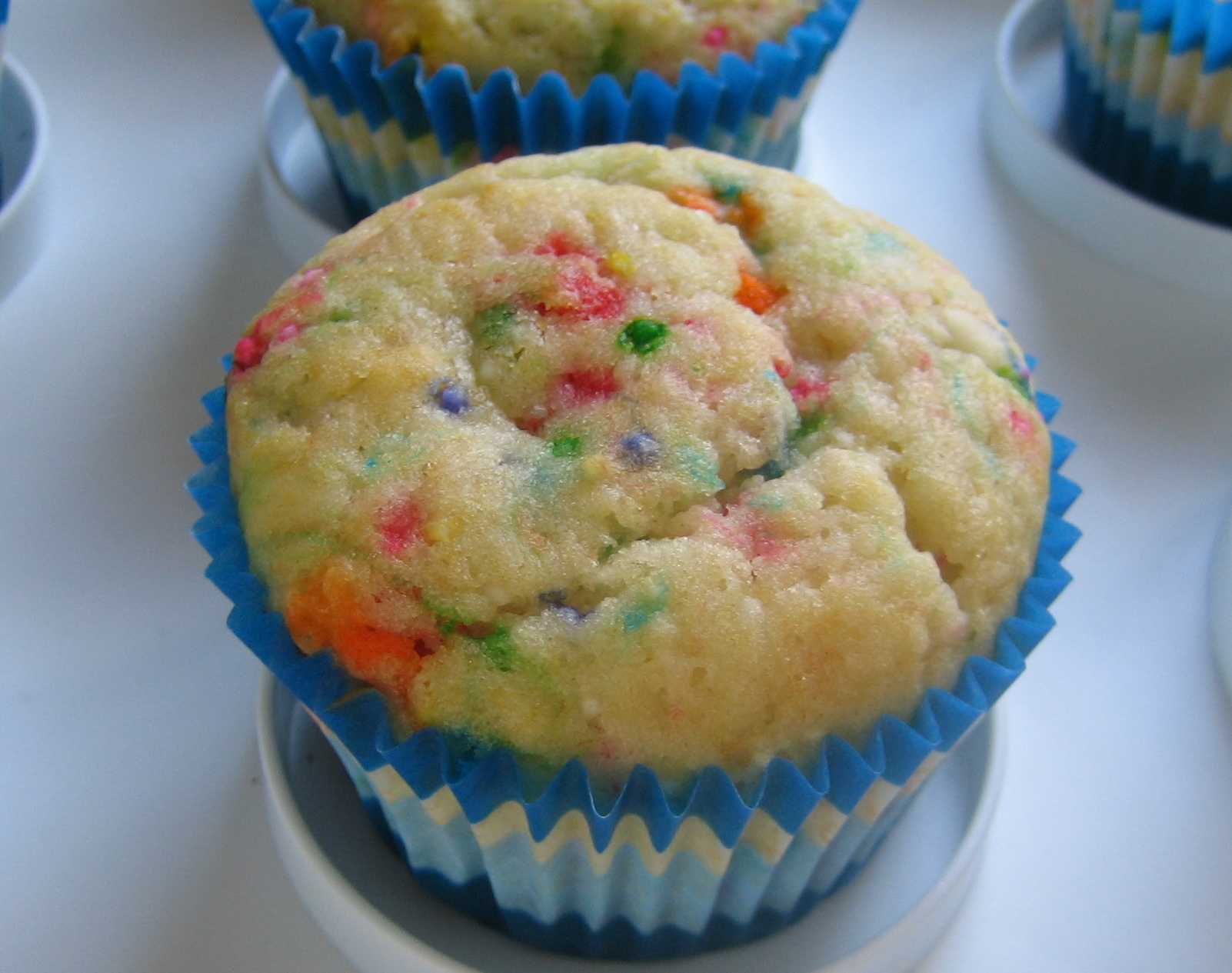 Funfetti Mini Cupcakes On A Stick. Fun. Fun. Fun. I Sing In The Kitchen