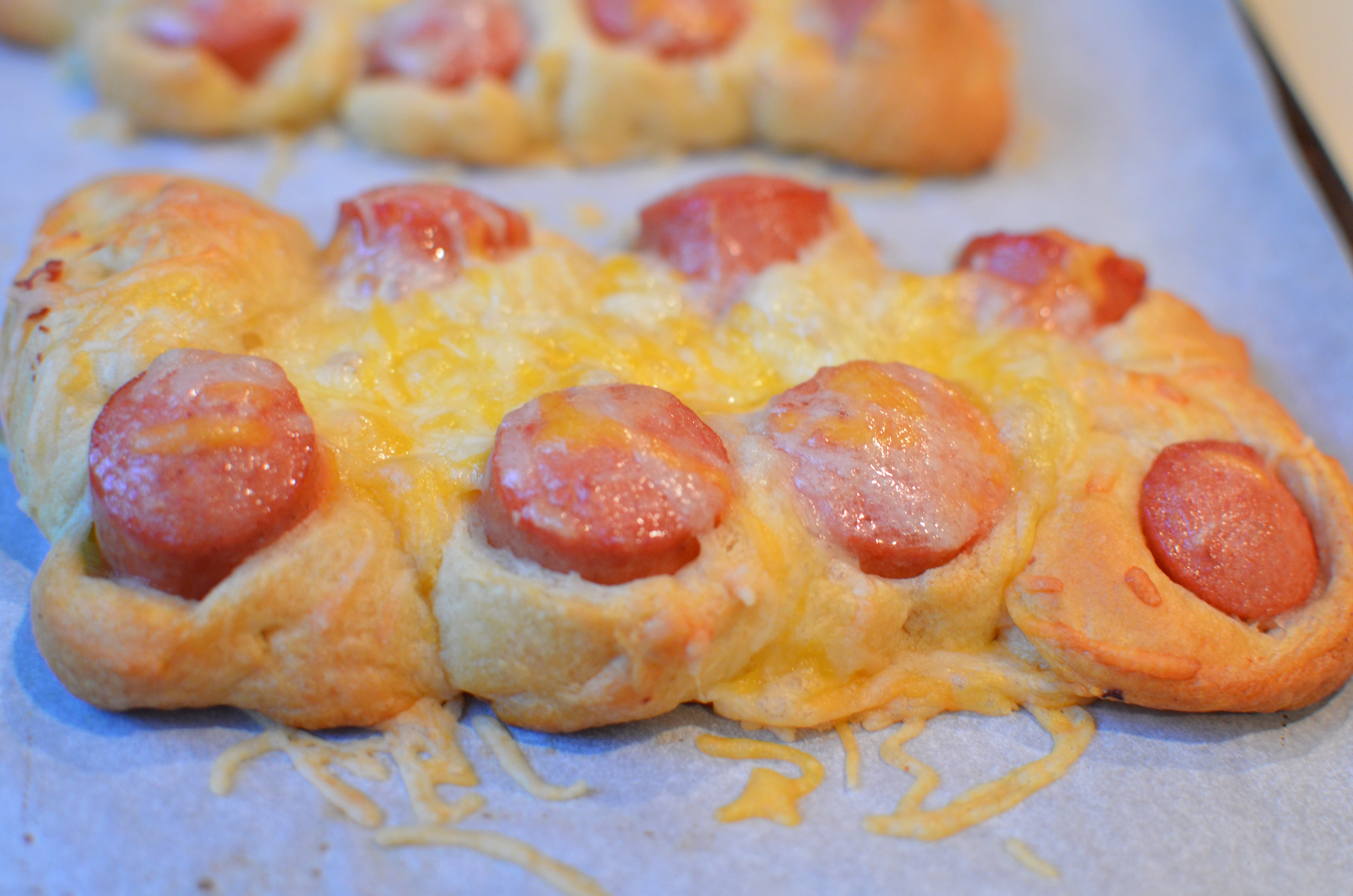 Twisted Hot Dogs. Twist & Dance To Boy & Bear. I Sing In The Kitchen