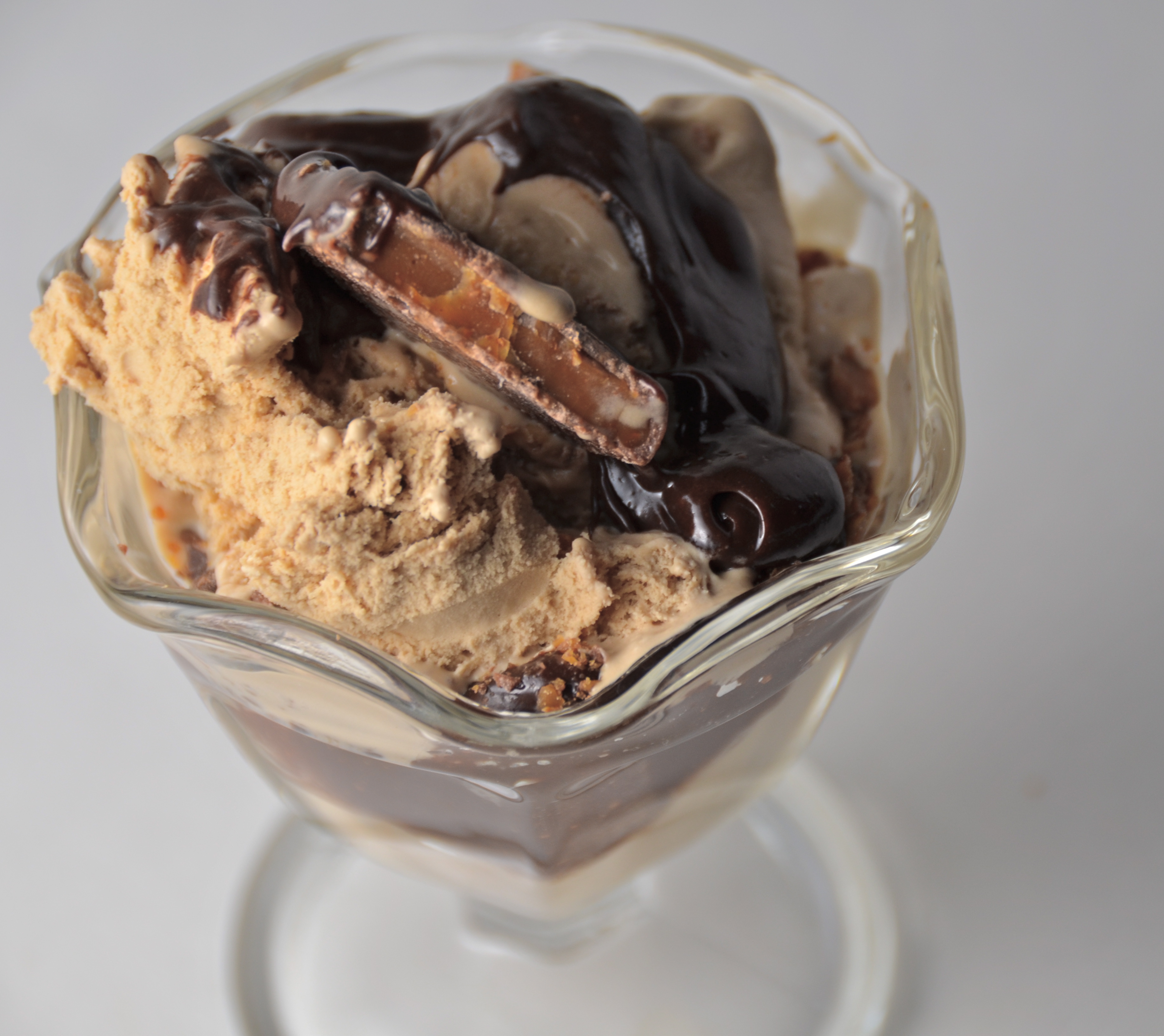 Short And Sweet. Toffee Crunch Coffee Sundaes. I Sing In The Kitchen