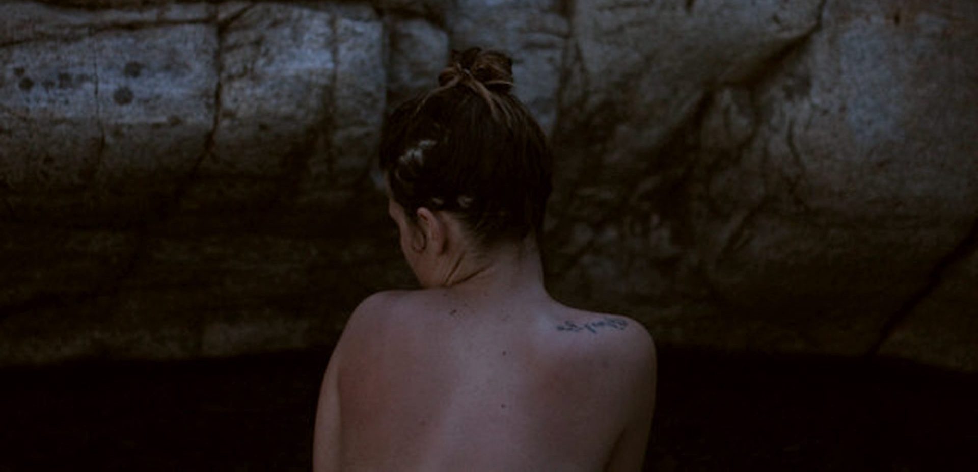 Bare backs in Ikaria - header image