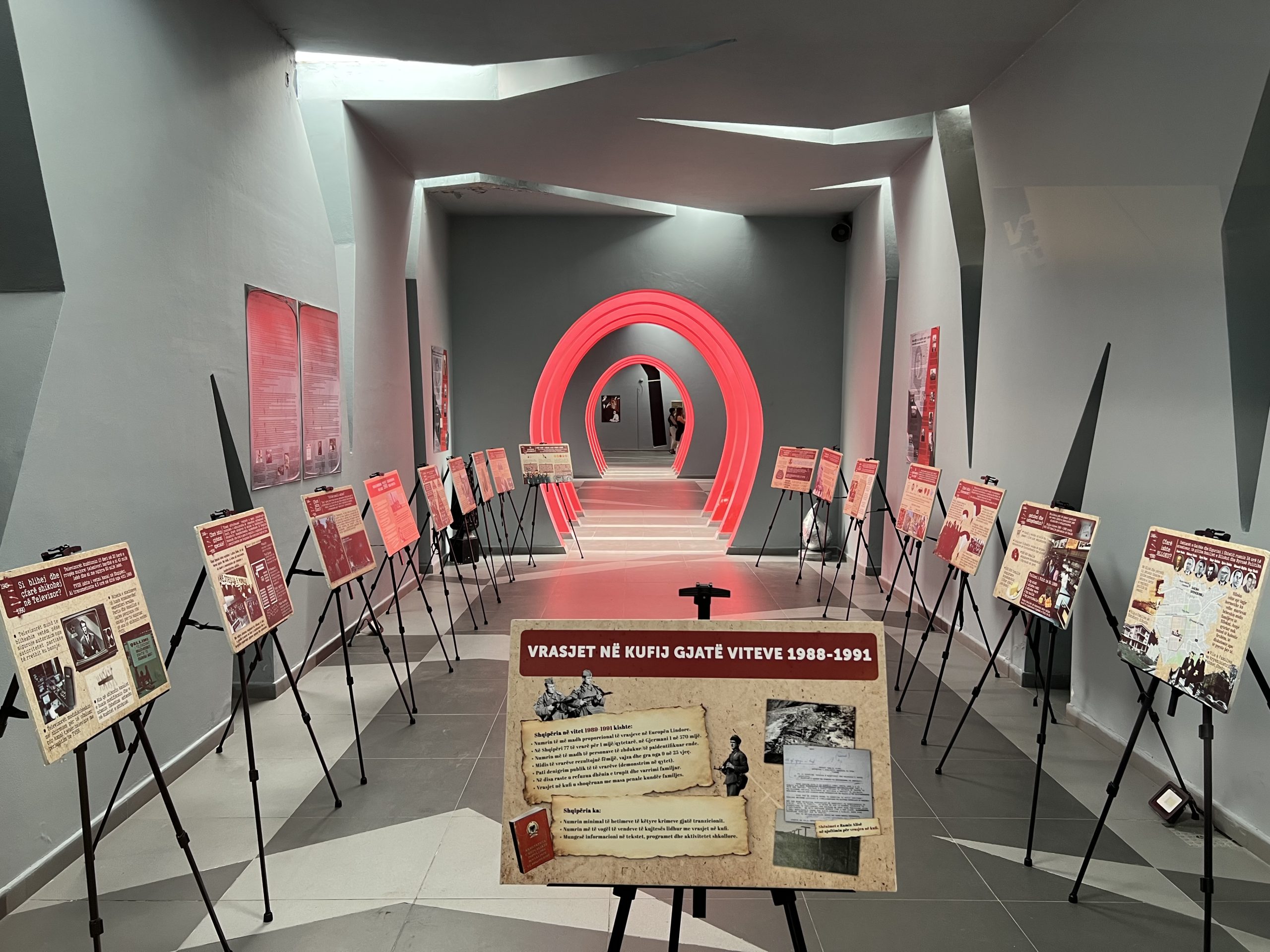 Forum diskutimi me studentë në Shkodër: Memoria dhe kujtesa, viktimat e kufirit gjatë viteve 1988-1990