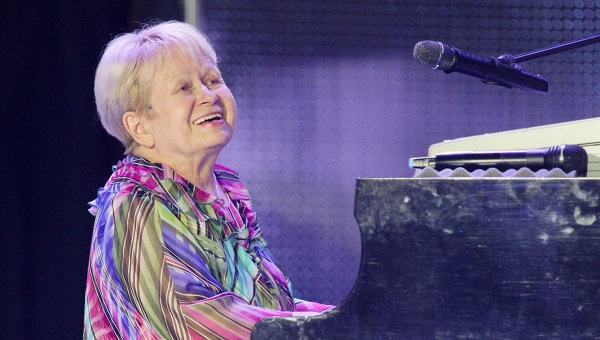 Она написала более 400 песен, которые исполняли иосиф кобзон, юрий богатиков . 9 Noyabrya 1929 Goda Rodilas Narodnaya Artistka Sssr Kompozitor Aleksandra Nikolaevna Pahmutova