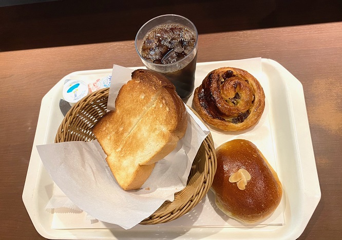 阪急西宮北口駅でのモーニング（朝食）は、阪急ベーカリー&カフェ（パン屋さん）のイートインがおすすめ！