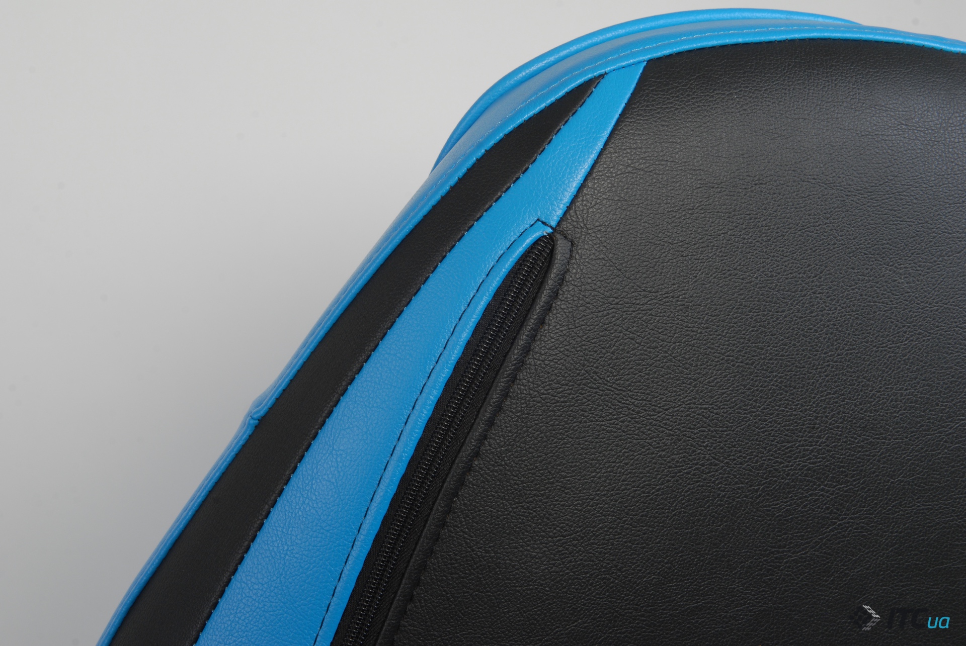 Обзор игрового кресла GT Racer X-3102 Wave