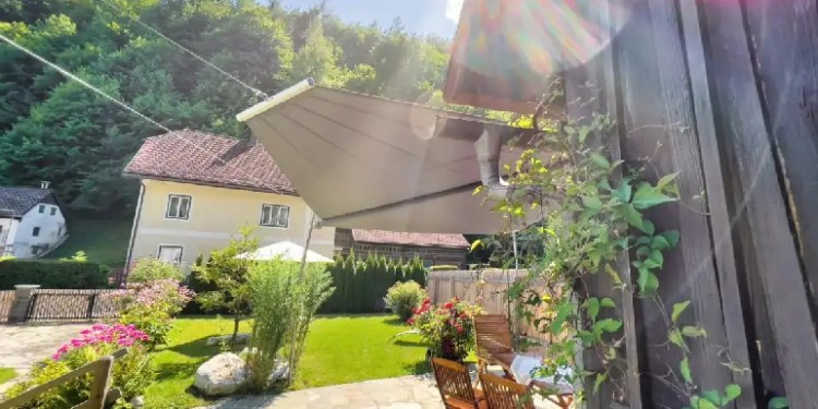 Sonnensegel für die Gastronomie: Der perfekte Sonnenschutz für Außenbereiche