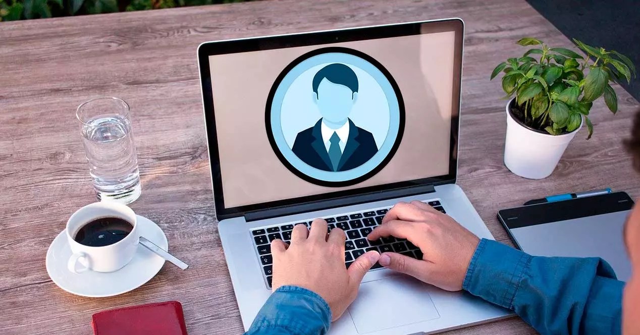 Jak zmienić nazwę komputera w Windows 10 i Windows 11 | ITIGIC (1) Jak zmienić nazwę komputera w Windows 10 i Windows 11 | ITIGIC (1)