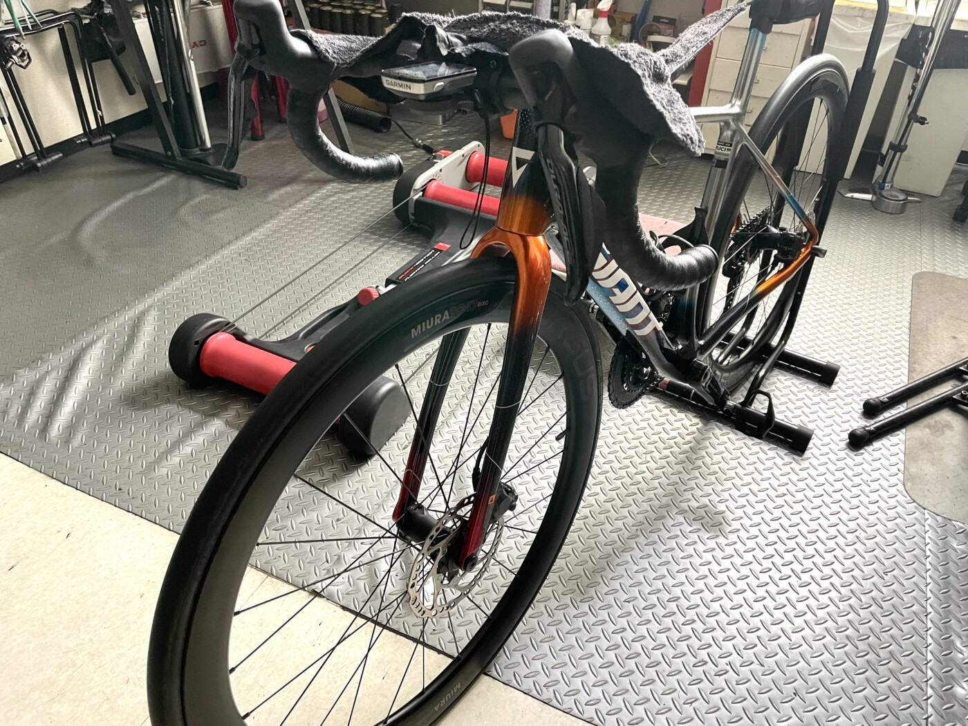 ロードバイク、マウンテンバイクMTB、クロスバイクを販売