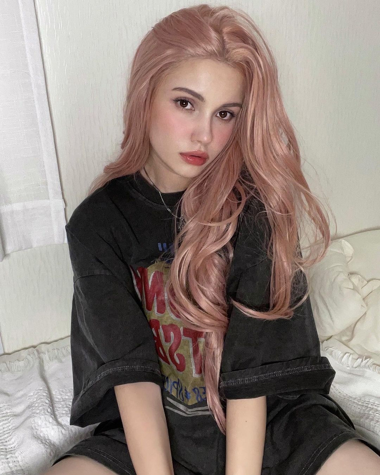 Model Lena Linktree - Dark Wallpapers - Modern Ultra HD Collection