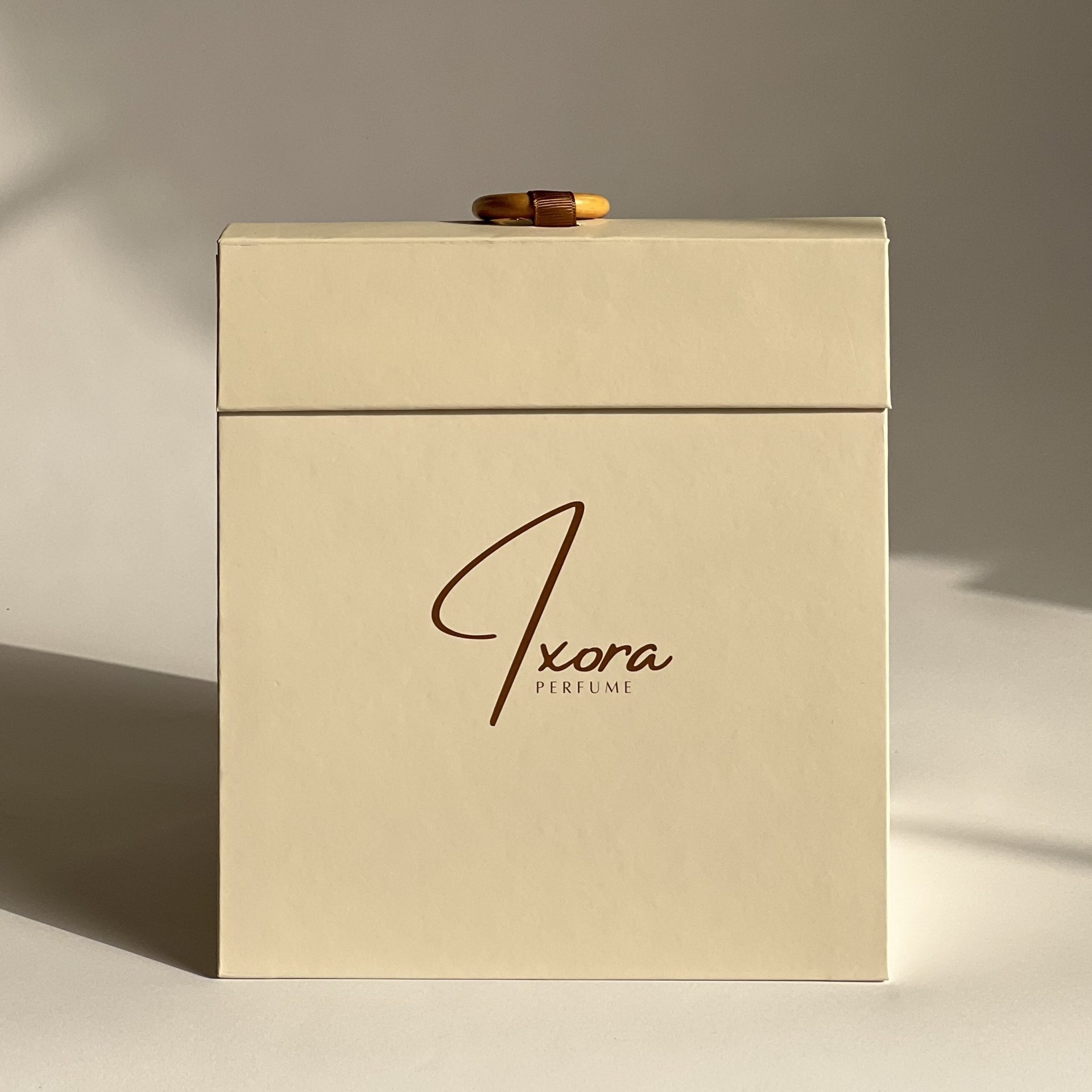 ixora Signature Box