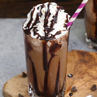 Blended frappuccino® with java chips to offer you infinite java pleasure, we . Easy Java Chip Frappuccino Recipe Starbucks Copycat