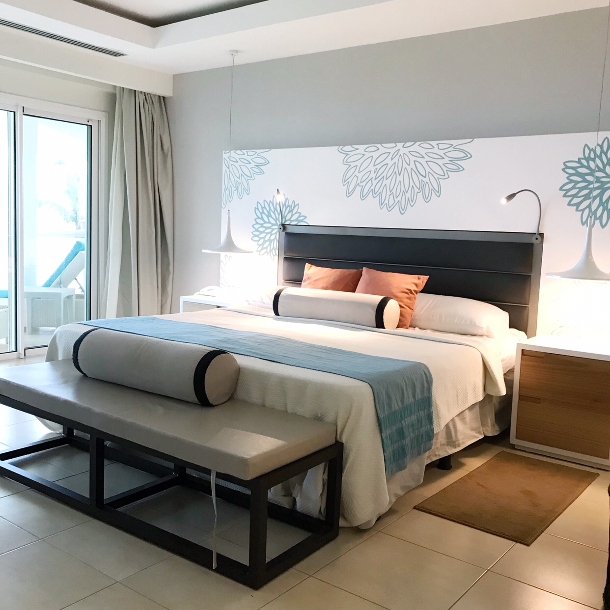 Bedroom (Royal Master Suite)