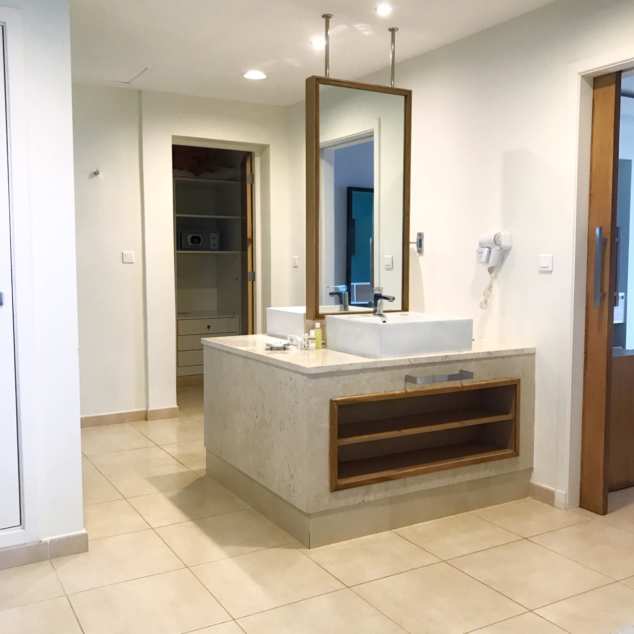 Bathroom (Royal Master Suite)