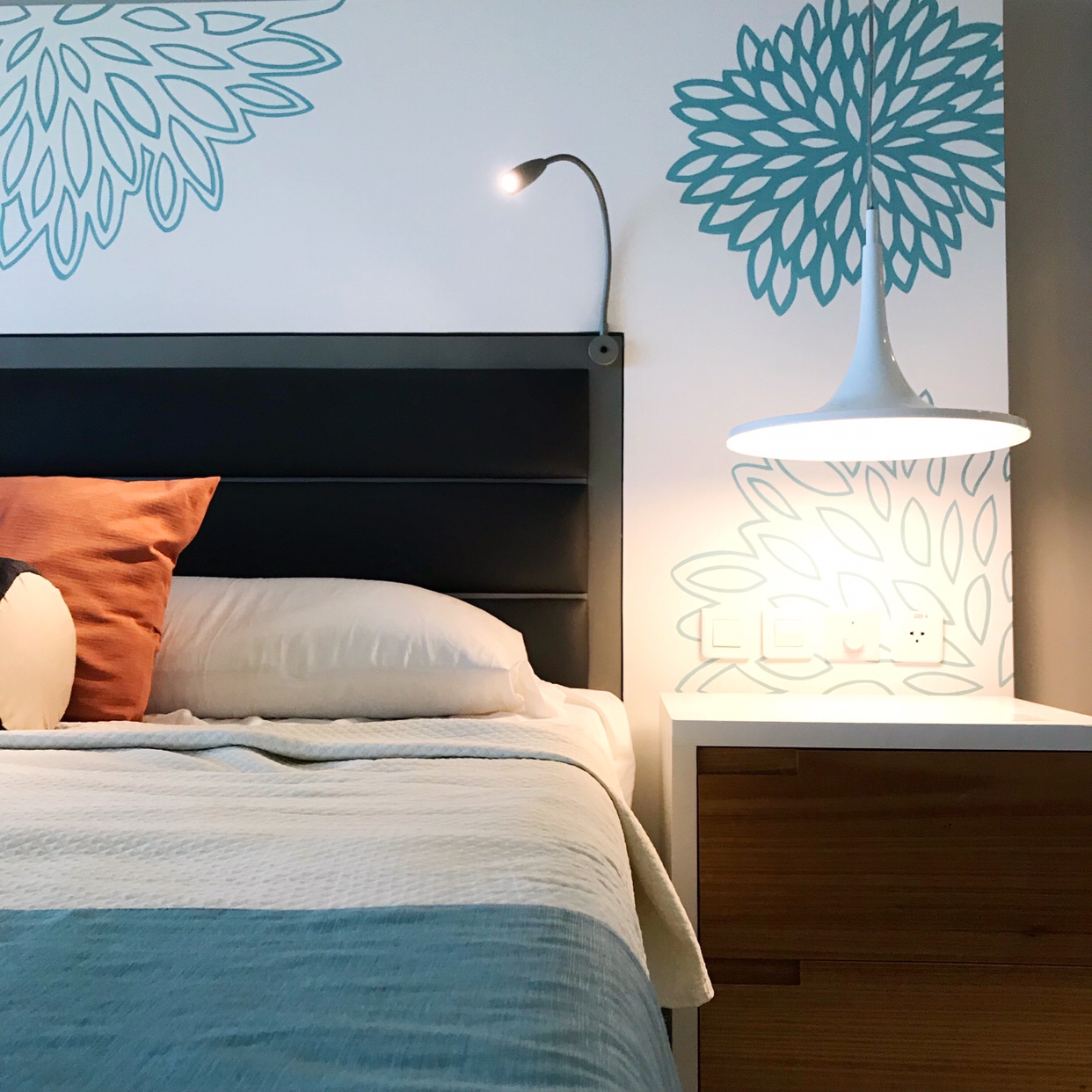 Bedroom (Royal Master Suite)