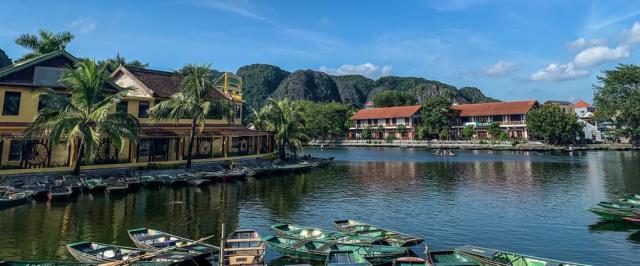 budget travel itinerary - tam coc lake