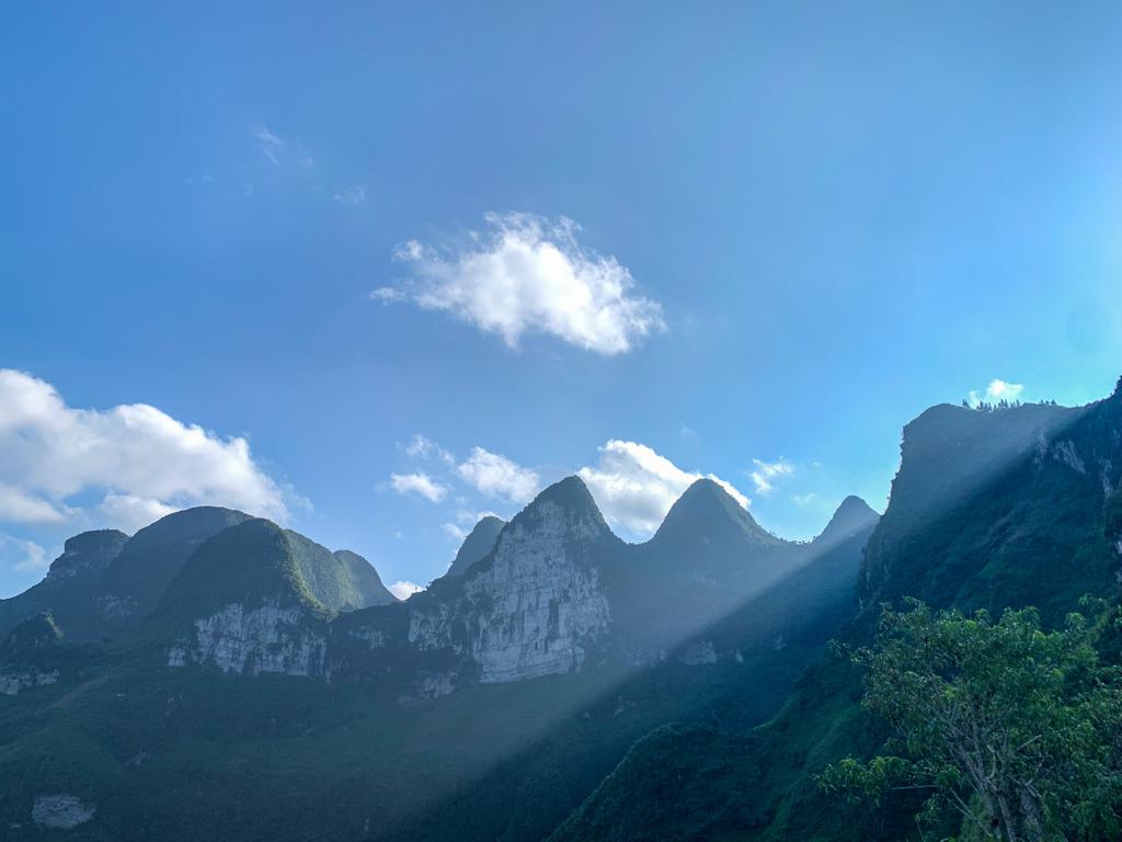 budget travel itinerary - views near China-Vietnam border at Ha Giang Loop