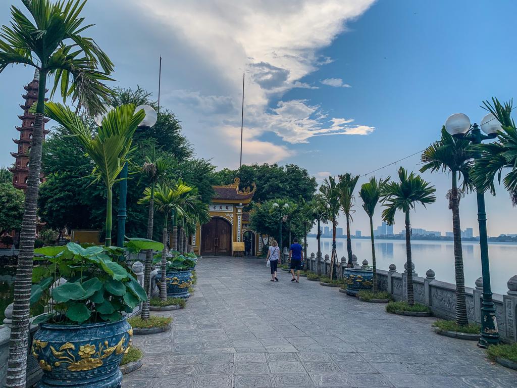 budget travel itinerary - Tran Quoc Pagoda at West Lake