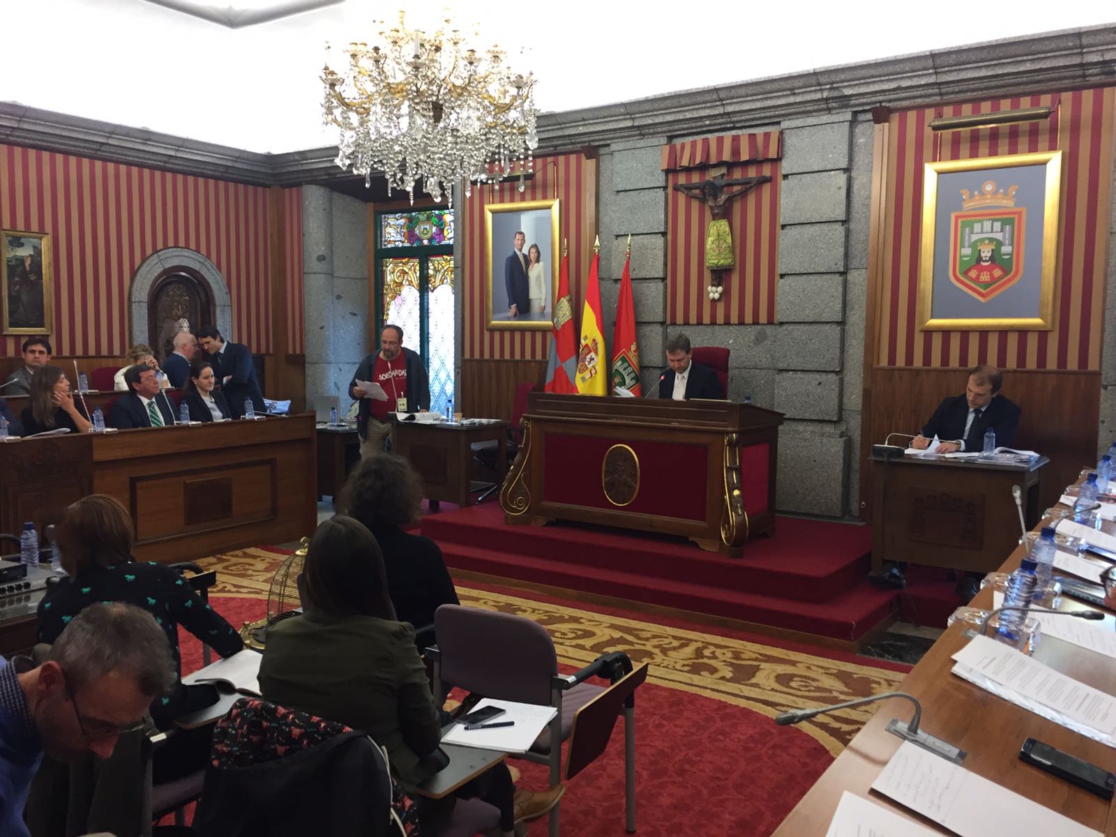Burgos comprometido con los Sin Tierra de la India