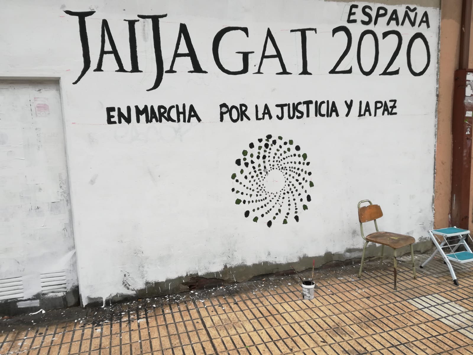Mural colectivo por la noviolencia