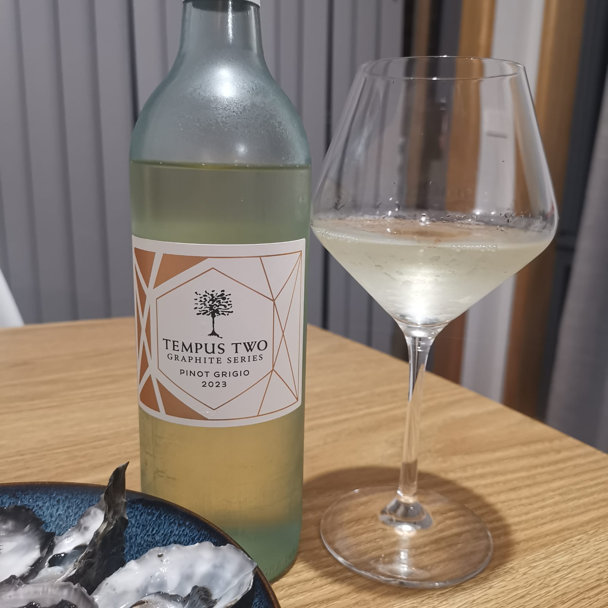 🍷 酒神 Grill & Chill：清新登場， 澳洲 Tempus Two Pinot Grigio 輕盈白酒 🍷