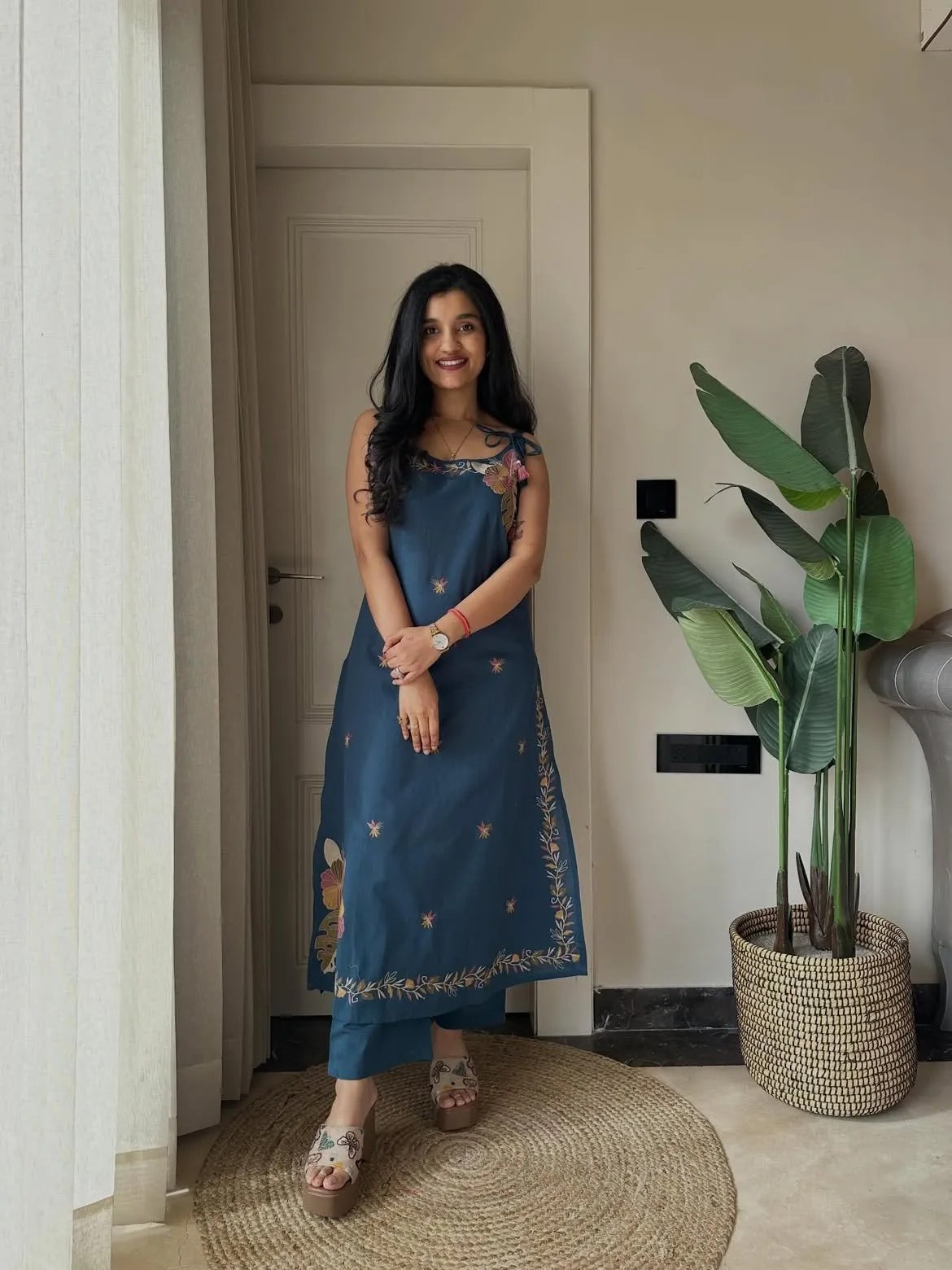 Embroidered Sleeveless Cotton Kurti Pant Set for Summer - Side Profile View