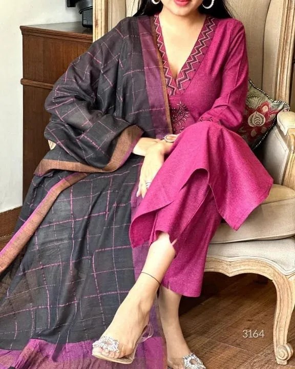 Linen Elegance Handloom Cotton Kurti Set - Back & Fabric Close-Up View