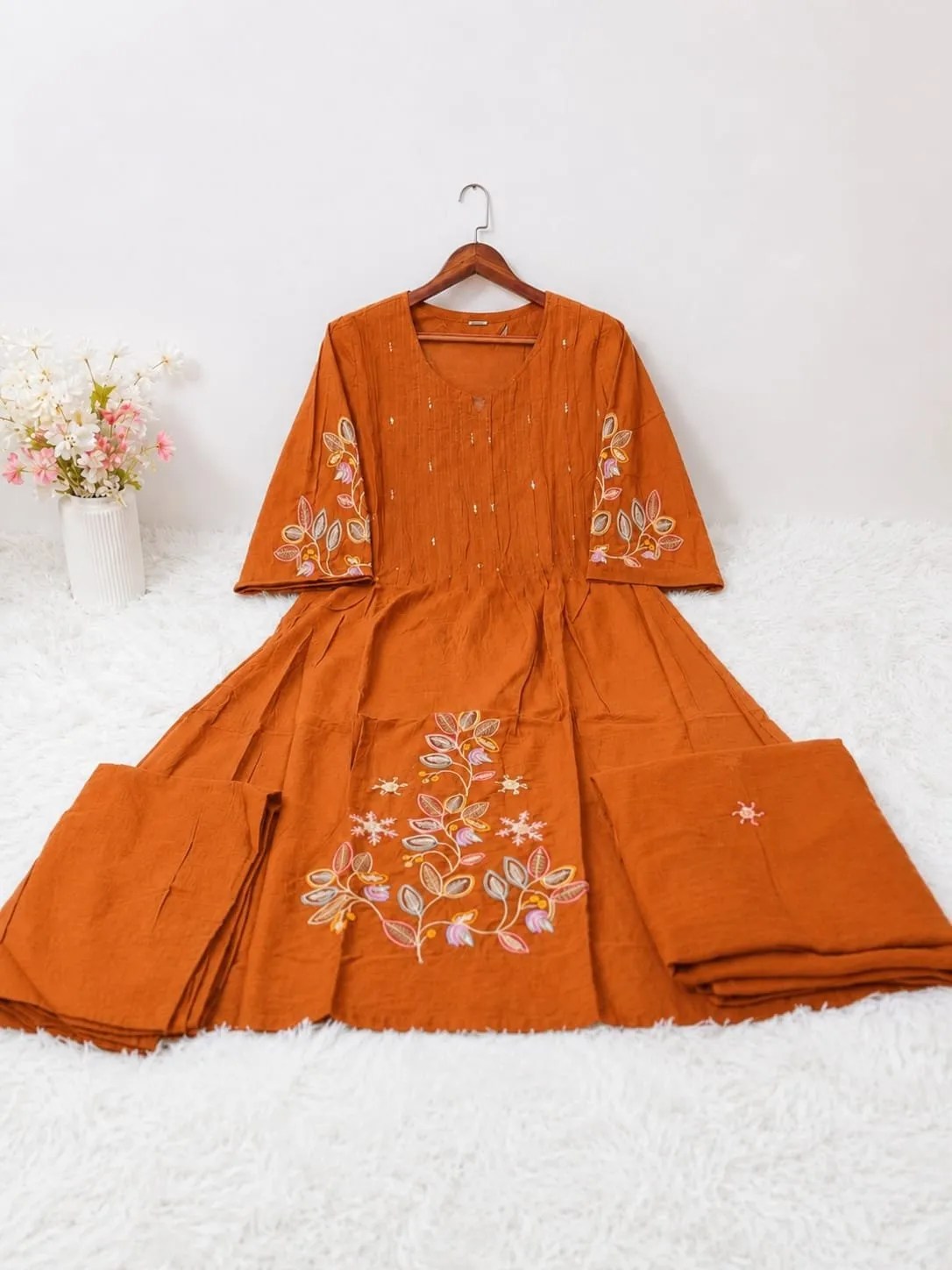 Elegant Cotton Embroidered Suit Set - Jaipuri Print Close Up Detail