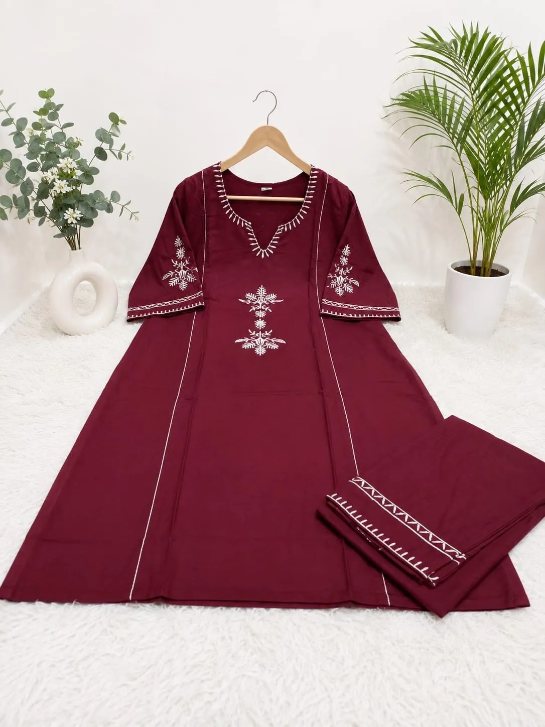 Elegant Embroidered Kurti Pant Set Complete 3-Piece Outfit Styling and Drape