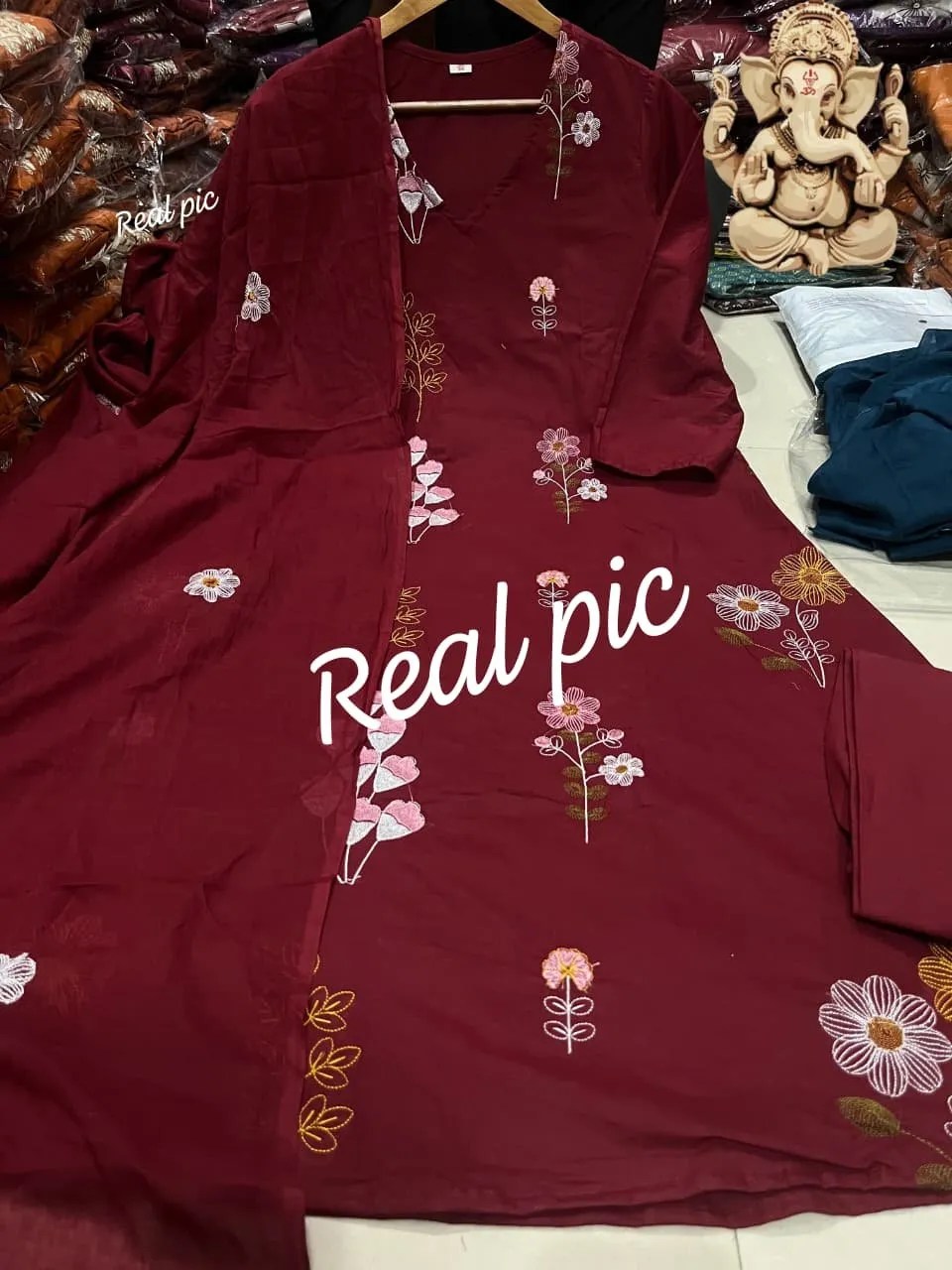 Embroidered Cotton Kurti Set - Jaipuri Print Close Up Detail
