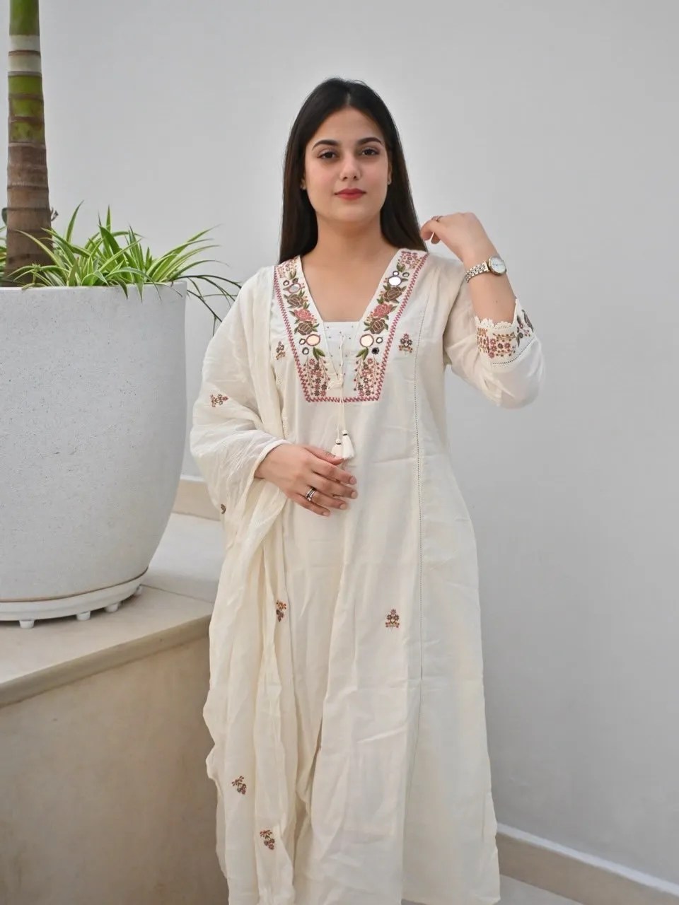 Embroidered Cotton Kurti Set Complete 3-Piece Outfit Styling and Drape