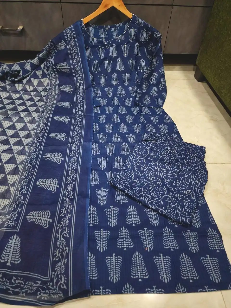 Festival Cotton Kurti Set - Jaipuri Print Close Up Detail